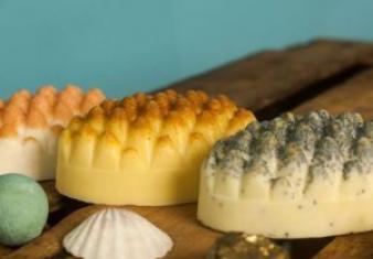 Blending luxurious shea and mango butters, our exfoliating soap bars are specially formulated to nourish and cleanse the skin while providing gentle exfoliation.
