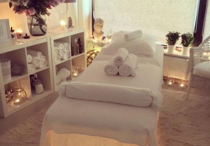 Aria Spa Suites IFundWomen   Massage Therapy Room 0 