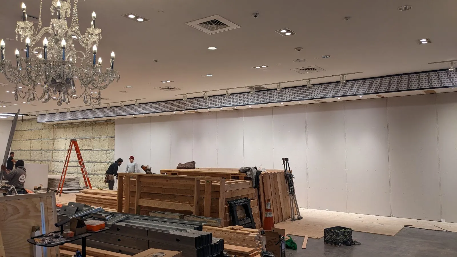Axeiom, interior construction