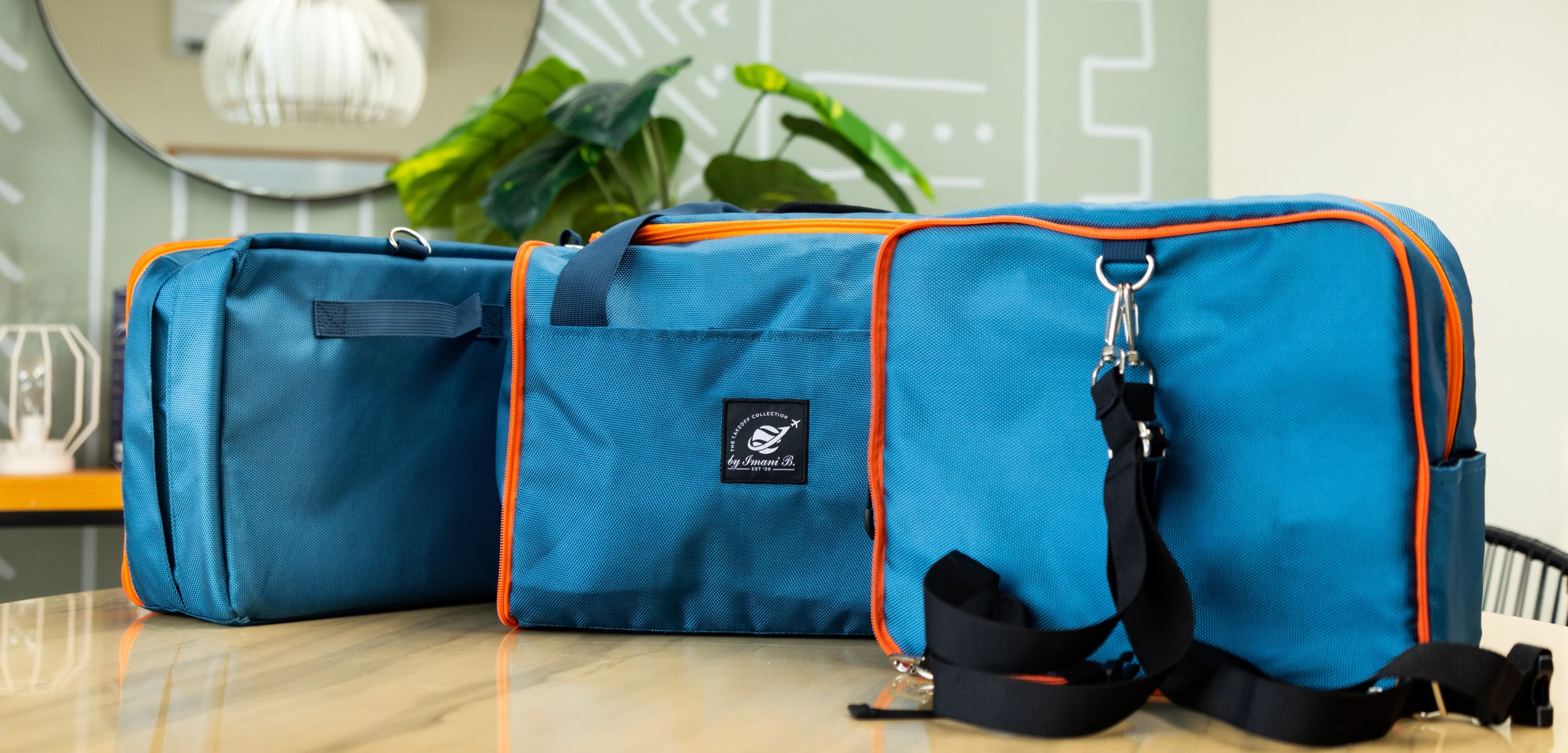 Photo of the Ocean Blue Expat Duffle Bag.
